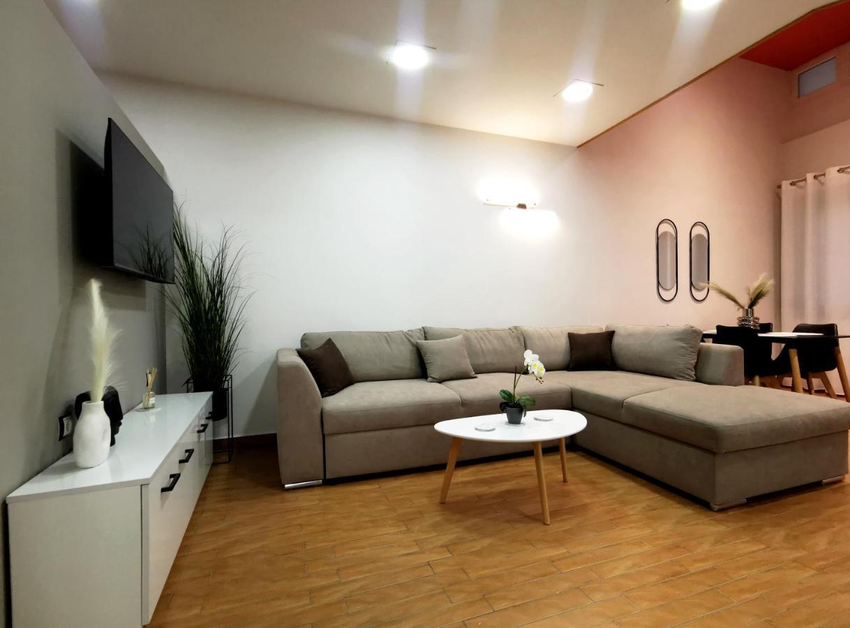 Pg Luxury Apartment Kavala Esterno foto